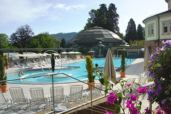 Außenbecken der Cassiopeia Therme